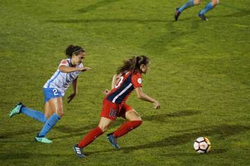 疯狂一夜！巴萨 7-2 屠榜，曼联 2-0 领先被翻盘，AC 米兰主场又输了（配图示意）